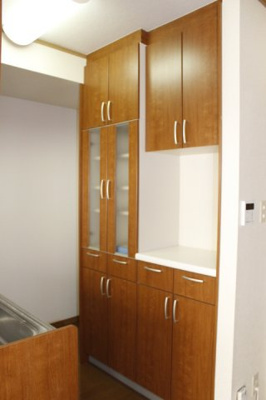 【キッチン】 | レアールマンションセレッソA棟 | 備え付け食器棚