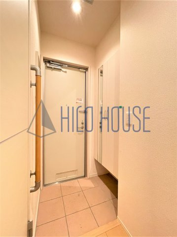 D-roomあずま町Aの玄関