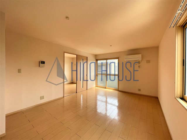 オークヒルズ弐番館の居間・リビング