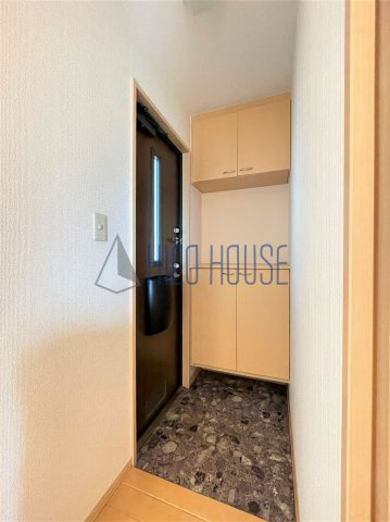 オークヒルズ弐番館の玄関