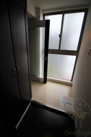 Gramercy Juso-higashi 3rdの玄関