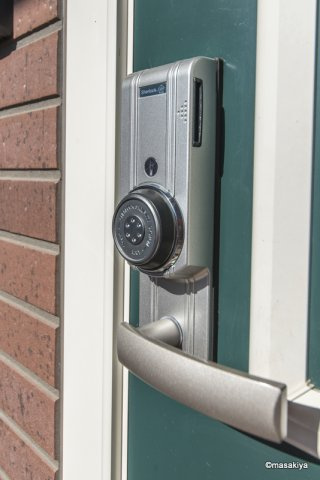 メゾネットちののエントランス|玄関ドア