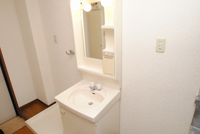 アビタシオンGTの独立洗面台|同建物　イメージ写真