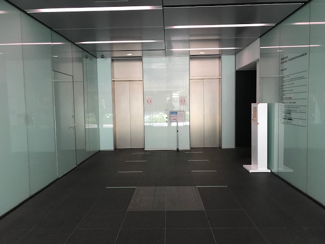 アーバス新横浜（ABAS新横浜）のエントランス