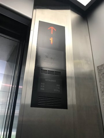 アーバス新横浜（ABAS新横浜）の玄関