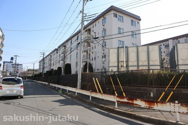 谷津遊園ハイツの外観