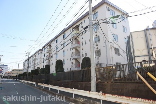 谷津遊園ハイツの外観