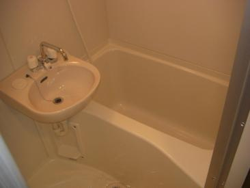 クレセントコート難波の浴室