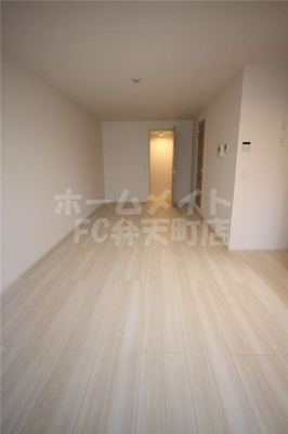 【居間・リビング】 | サンジェルマン市岡 | リビングです