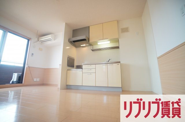 ローズフラワー小倉の居間・リビング