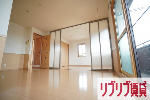 ローズフラワー小倉の居間・リビング