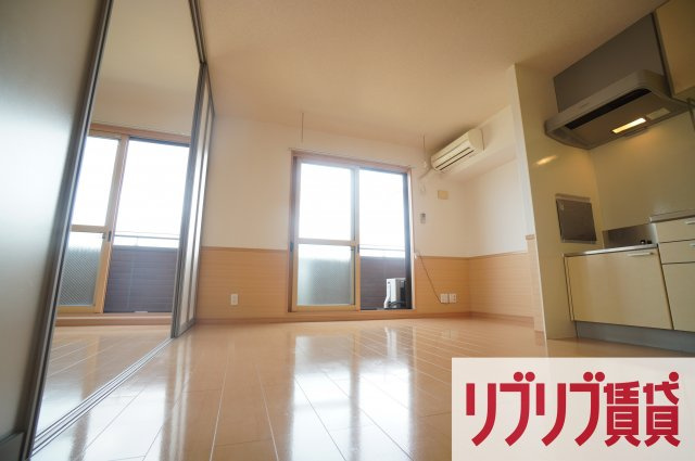 ローズフラワー小倉の居間・リビング