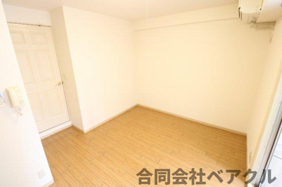 【寝室】 | フラット　オク | 落ち着いた色調の寝室です