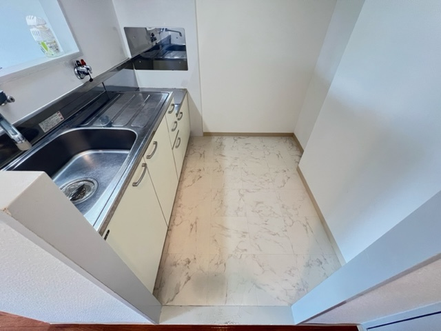 アデューウエダのキッチン|同物件別部屋イメージ写真