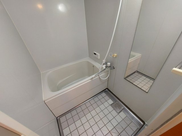 リビングタウン狭山池D棟の浴室