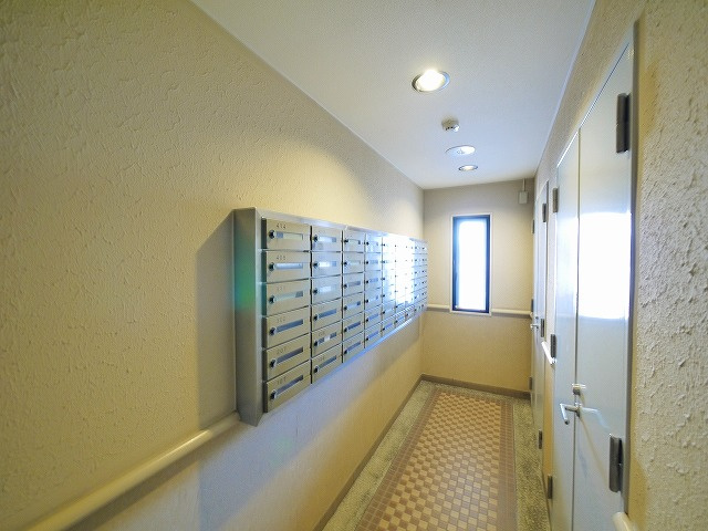 メゾンドール東生駒のその他共用部分|郵便ポストです