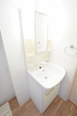 【独立洗面台】 | スプリングフォレストA | ※同物件、反転タイプの写真です。