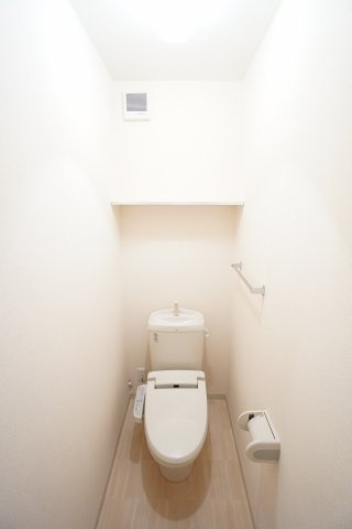 【トイレ】 | スプリングフォレストA | ※同物件、反転タイプの写真です。