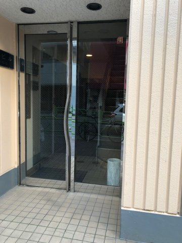 増田ビルのエントランス
