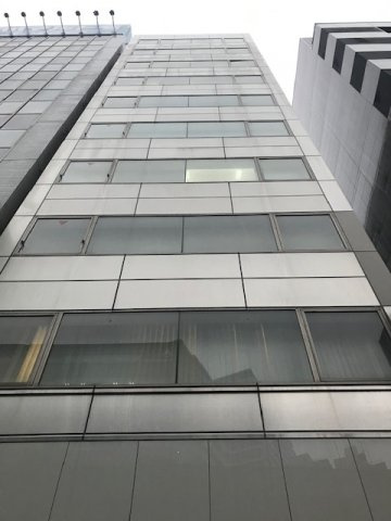 共同ビル（新岩本町）の外観