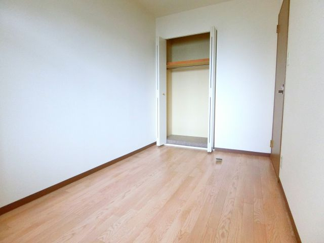 エイチツーオー長野の洋室