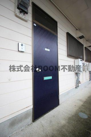 下沖ハイツの玄関|明るい玄関です