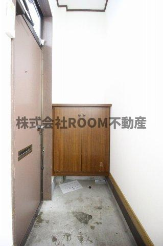 下沖ハイツの玄関|収納もある玄関です