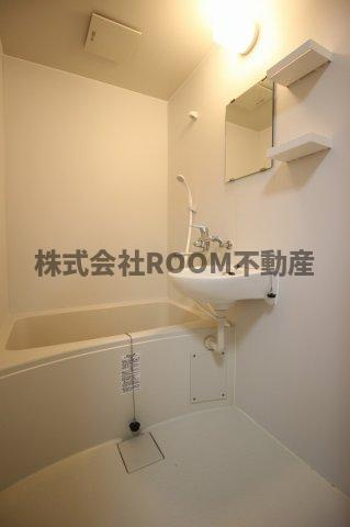 下沖ハイツの浴室|きれいなお風呂です