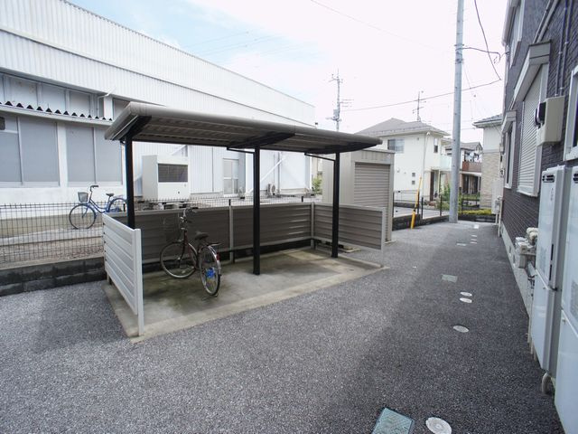 【その他共用部分】 | ボヌールA | 屋根付きの駐輪場があります♪