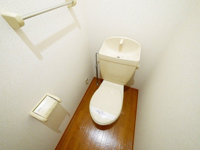 セジュール三笠Bのトイレ|清潔感のあるトイレです