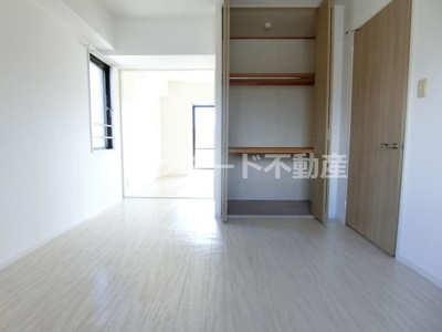 【洋室】 | コンフォールエスティオ