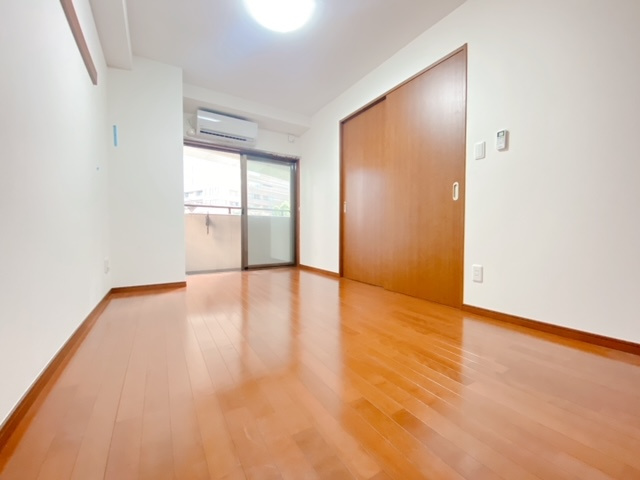 【寝室】 | ソリッド大橋