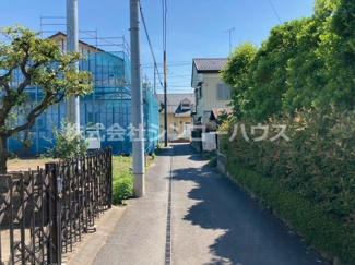 【前面道路含む現地写真】 | 道路側電柱撤去予定