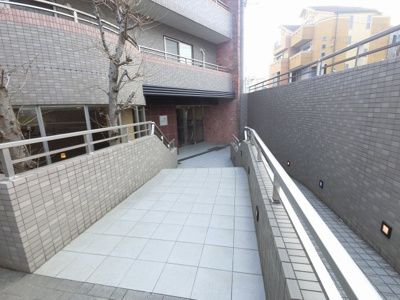 【エントランス】 | ラ・ベル菊名 | エントランス部分です。