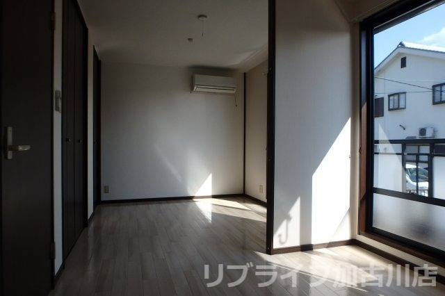 ハイツサンライフの洋室