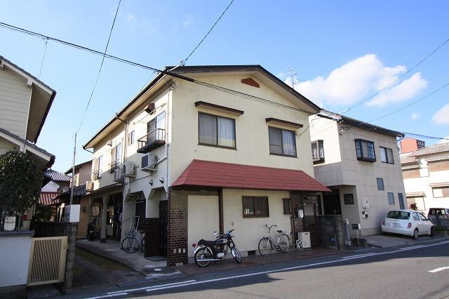 中村ハイツ（三条大路４丁目）の外観