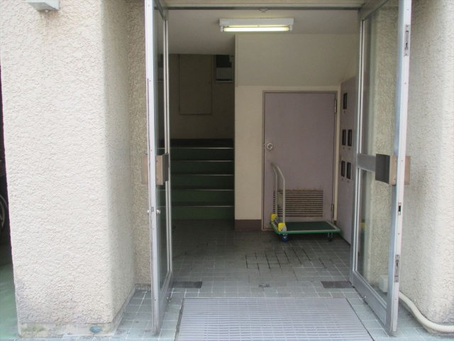 メゾン千代田のエントランス|メゾン千代田
