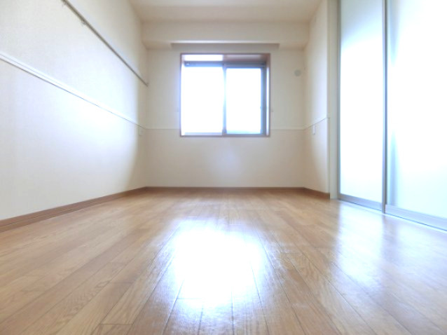ウィズ・ワンの洋室