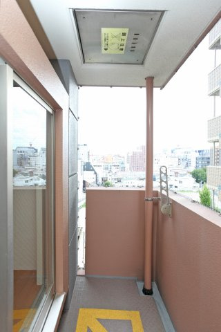 サヴォイレジェント　8階のバルコニー|別号室のものです。現状優先になります。