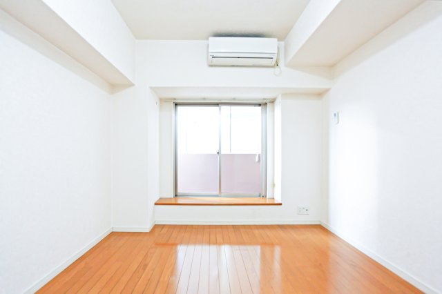 サヴォイレジェント　8階の居間・リビング|別号室のものです。現状優先になります。