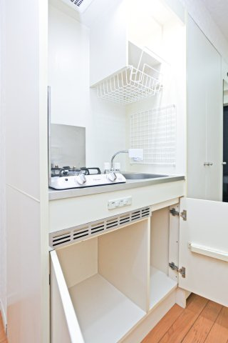 サヴォイレジェント　8階のキッチン|別号室のものです。現状優先になります。