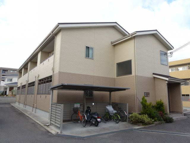 ロイヤルハイツの外観