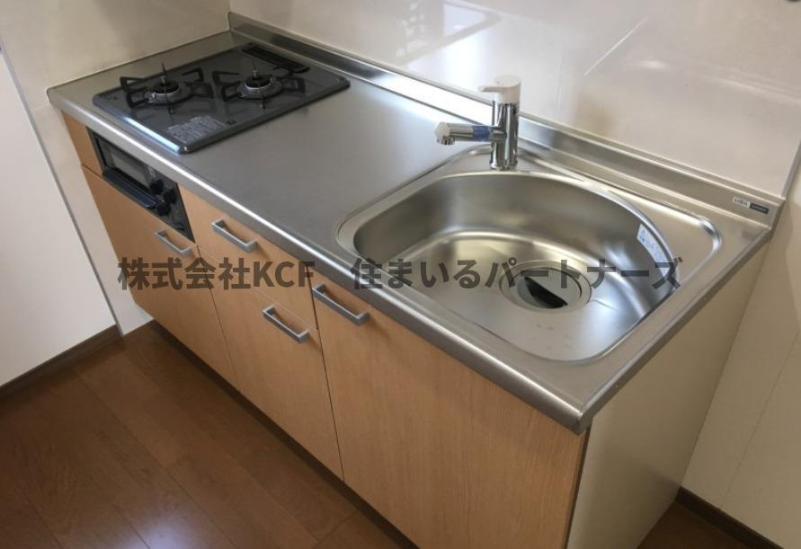 コーポ花水木のキッチン|コンパクトなキッチンで掃除もラクラク