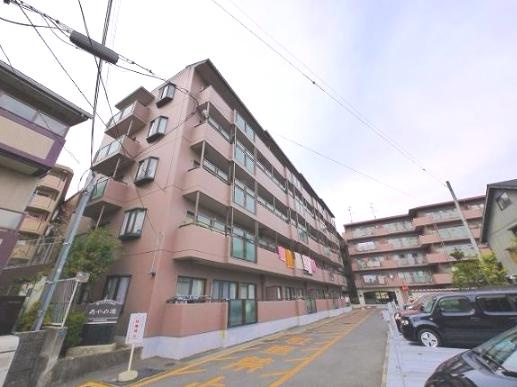 サンマンションあやめ池の外観