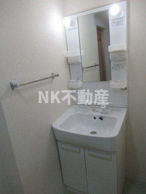 【洗面所】 | 福徳ハイツ（俊徳道賃貸） | ゆったりとスペースのある洗面所