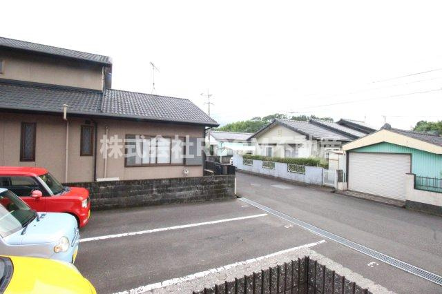 ディアス鷹尾の駐車場
