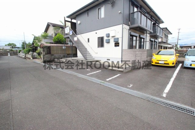 ディアス鷹尾の駐車場