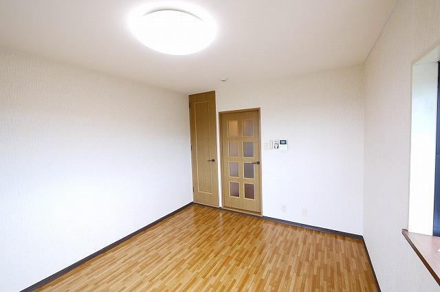 シャトー・ドゥ・クリヨンの寝室|寝室にぴったりのお部屋です