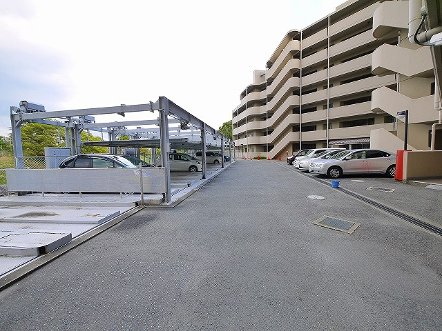 ヴィルヌーブ大和郡山の駐車場