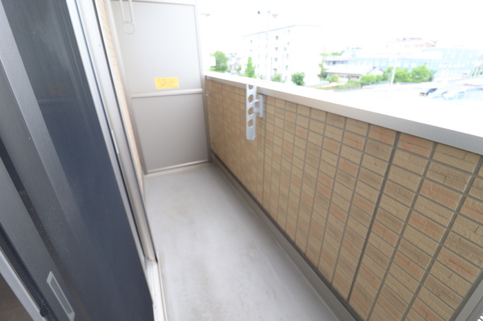 熊本市中央区萩原町のアパートのバルコニー